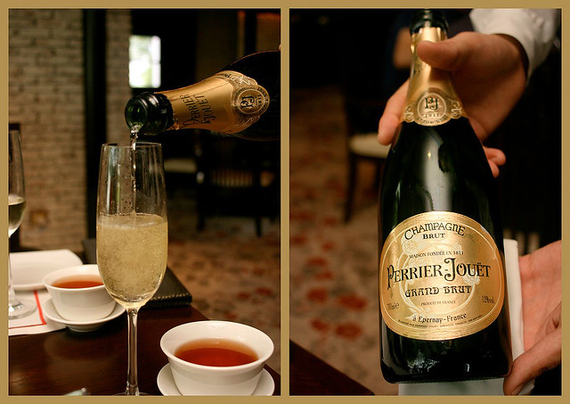 Chilled champagne goes very well with dim sum indeed!