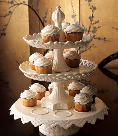 I found this gorgeous Horchow cupcake stand thru Hostess with the Mostess