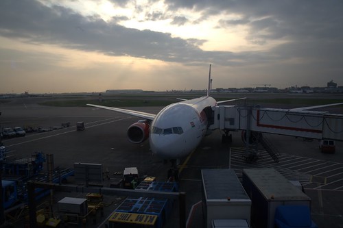 O'sunset @ London Heathrow Terminal 4 Gate 15