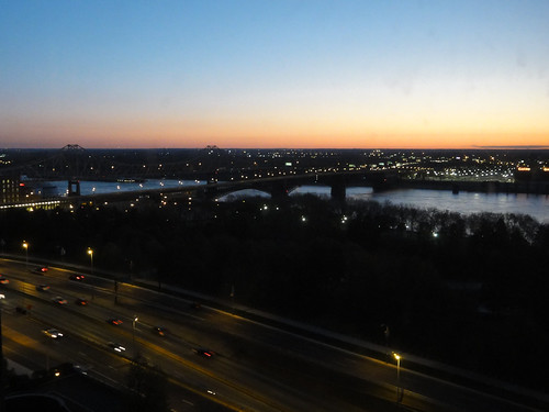 Dawn over Mississippi River