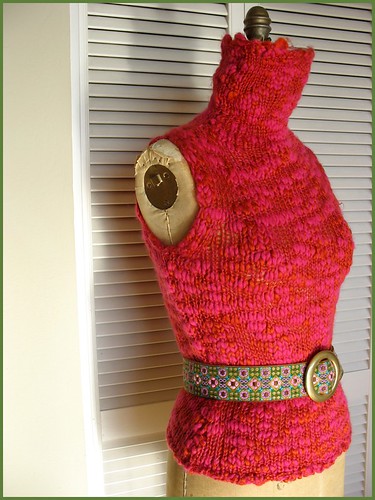 lumpy knit sleeveless turtleneck top & ribbon belt