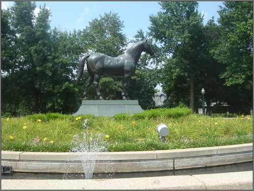man of war horse. Man O War Memorial