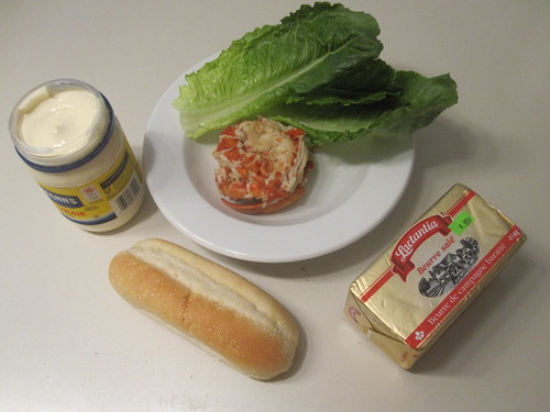Ingredients of the simple, yet perfect lobster roll