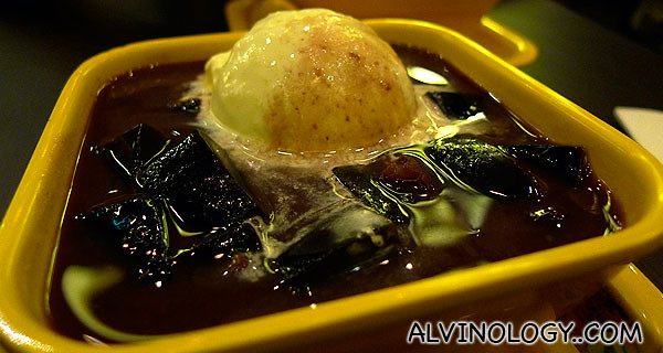 Rachel's order - Grass jelly in red bean soup with vanilla ice cream