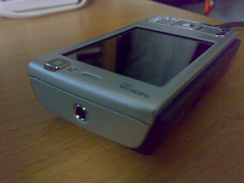 Me brand new N95. 5 MegaPixels goodness for Flickr from now on.