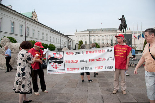 Stowarzyszenie przeciw bezprawiu by Solidarni2010.