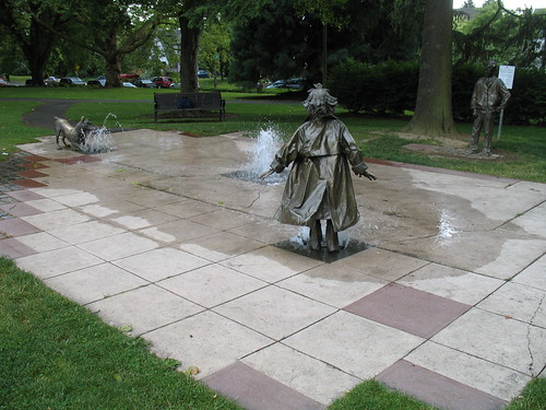 Beverly Cleary statue garden