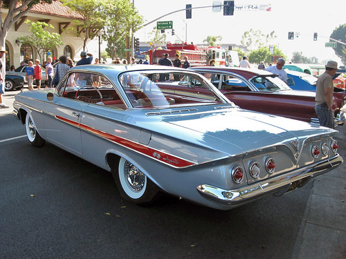 1961 Chevrolet Impala SS rear 3q