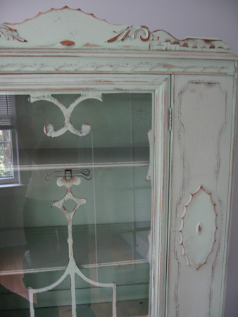 China Cabinet detail top