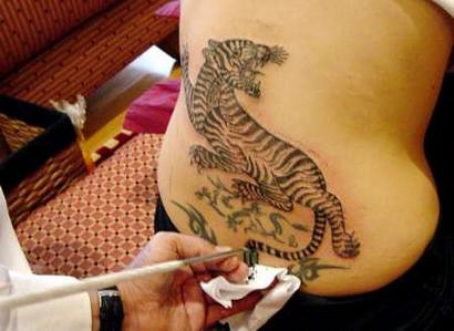 This henna tattoo are still designs of tattoos