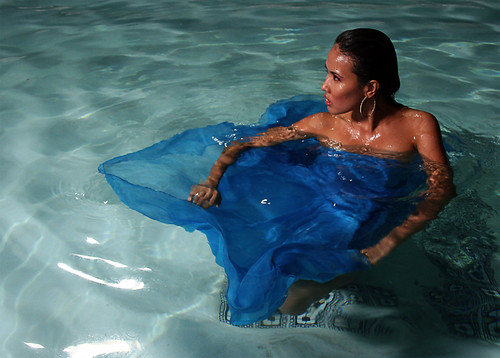 Gown under Water