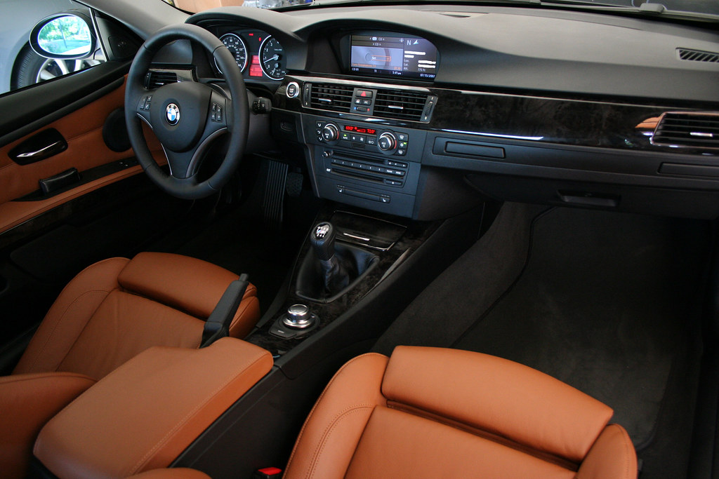 2010 bmw 335i coupe interior