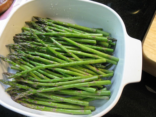 asparagus ready for steaming