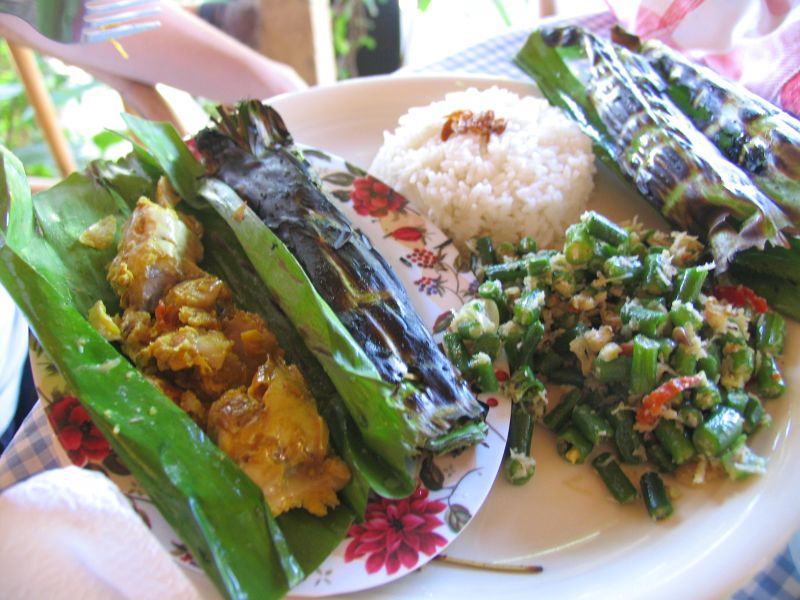 Pepes ikan and jukut urab at Warung Makan