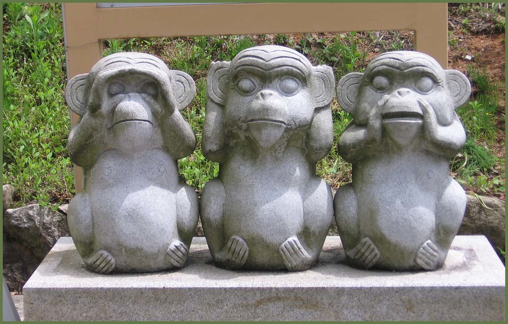 Three Wise Monkey Statue