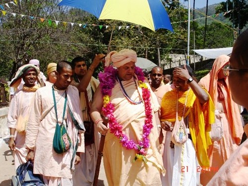 H H Jayapataka Swami in Tirupati 2006 - 0046 por ISKCON desire  tree.