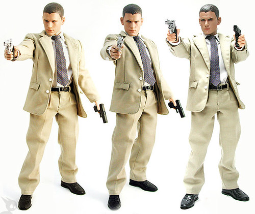 scheduled for a 2008 January-release, both 'Michael Scofield' (Suit Version) 