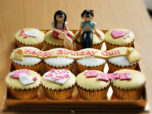 Couple Cupcake Set