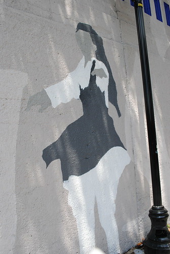 lady dancing mural