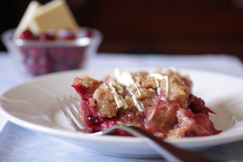 holiday spice cranberry apple crumble