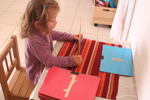 Montessori en famille, vie sensorielle, langage