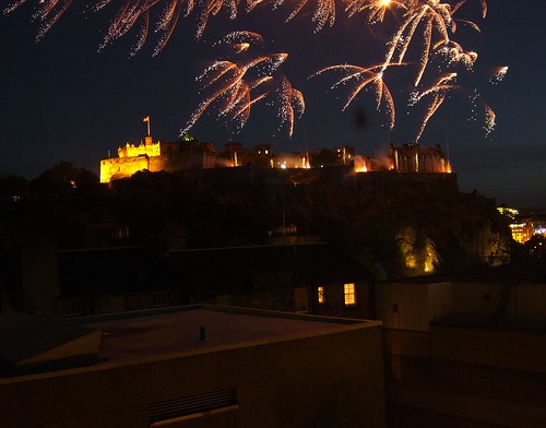 Edinburgh Castle Fireworks night 2007 4
