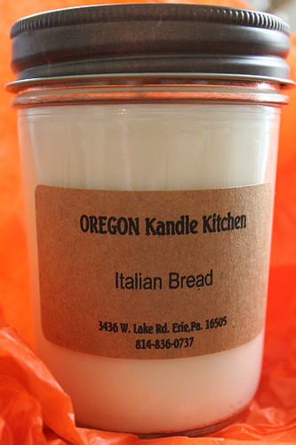 Italian bread scented candle.