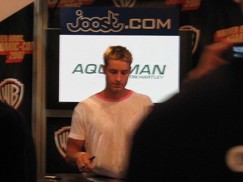 justin hartley aquaman. Justin Hartley at the Joost/Aquaman signing.