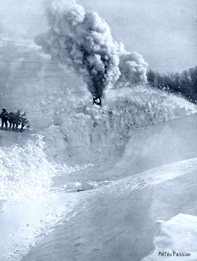 dégagement d'une voie ferrée enneigée dans les environs de Carcassonne en janvier 1914