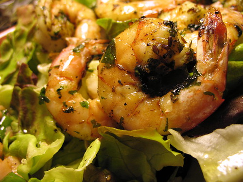 salad with broiled shrimp