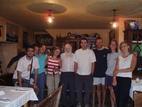 Foto del grupo con Xoán Corral en su restaurante