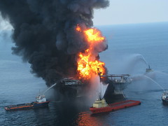 Deepwater Horizon Offshore Drilling Platform o...