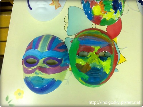 幼稚園裡夏皮畫的面具