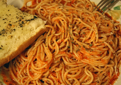 Classic Italian Food. Spaghetti and Marinara Sauce w/ Garlic Bread