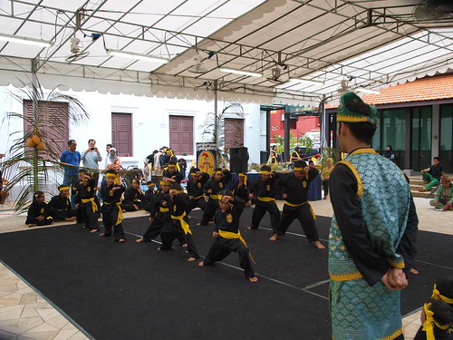 馬來傳統文化館正在辦傳統的Muara紀念活動，可愛武術版