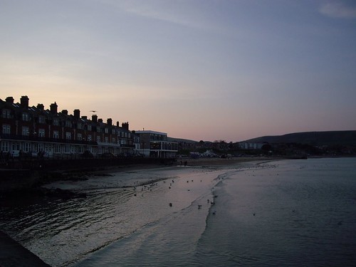 Swanage Sunset - Copyright R.Weal 2006