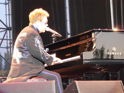 Elton John Flourescente