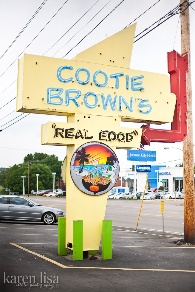 Lunch at Cootie Brown's