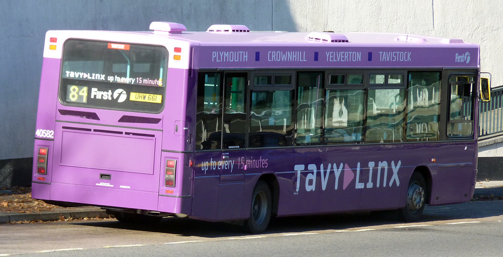 First 40582 UHW 661