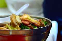 Sopa de Fideos, Mariscos, Vegetales y Carnes Mixtas