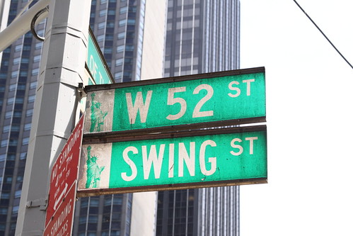 W 52 St Swing St
