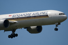 9V-SWH - 34573 - Singapore Airlines - Boeing 777-312ER - 100617 - Heathrow - Steven Gray - IMG_5149