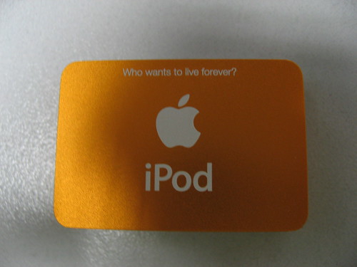 iPod Shuffle 2g Orange - the back