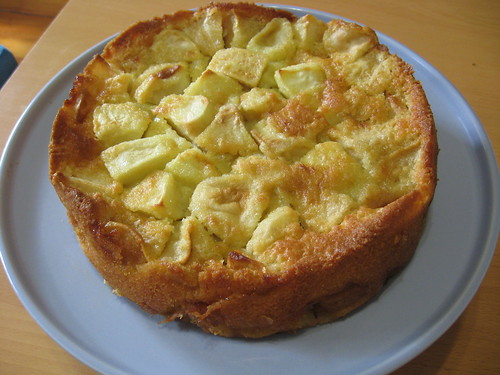 Marie-Helene's Apple Cake
