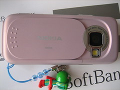 SoftBank 705NK (Nokia N73) カメラの蓋を開けたところ