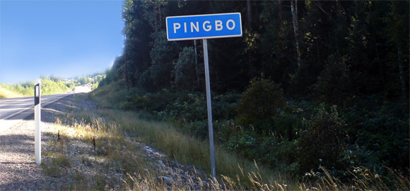 Pingbo road sign