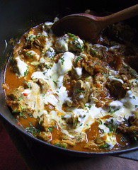 Lamb Curry with yoghurt & tomatoes