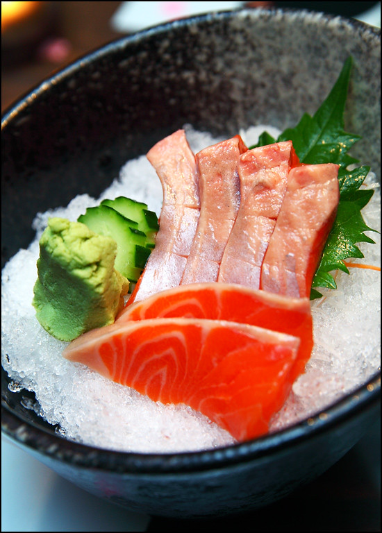hajime-salmon-sashimi