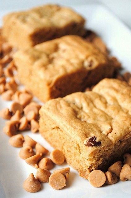 Peanut Butter and Pecan Blondies 