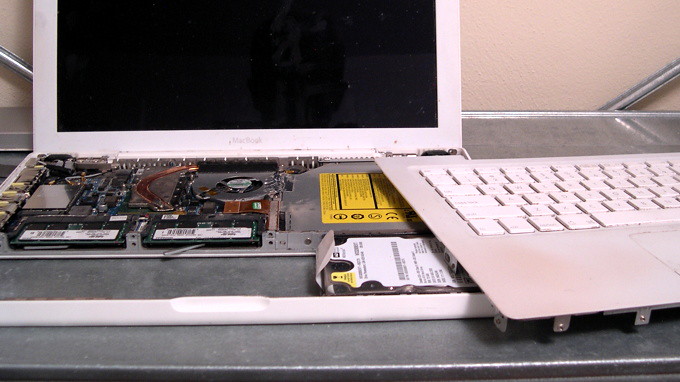 MacBook Fan Spritzing Mission